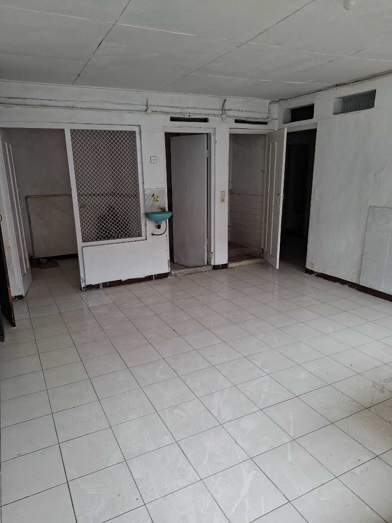 Disewakan Rumah Kantor Siap Huni Lokasi Strategis di Jalan Muria Surabaya Barat - Thumbnail 7