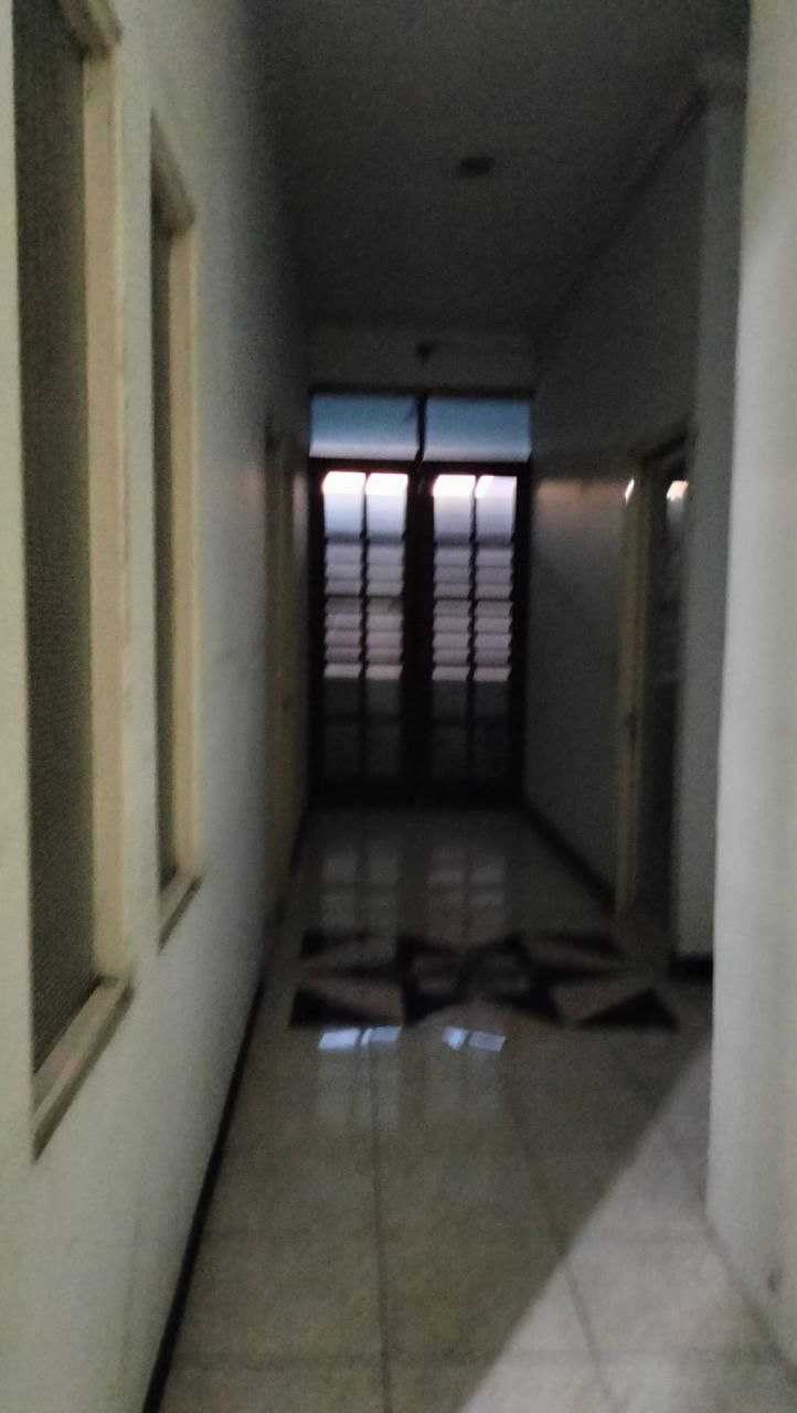 Disewakan Ruko Strategis 2 Lantai di Dukuh Kupang Surabaya Barat - Thumbnail 4