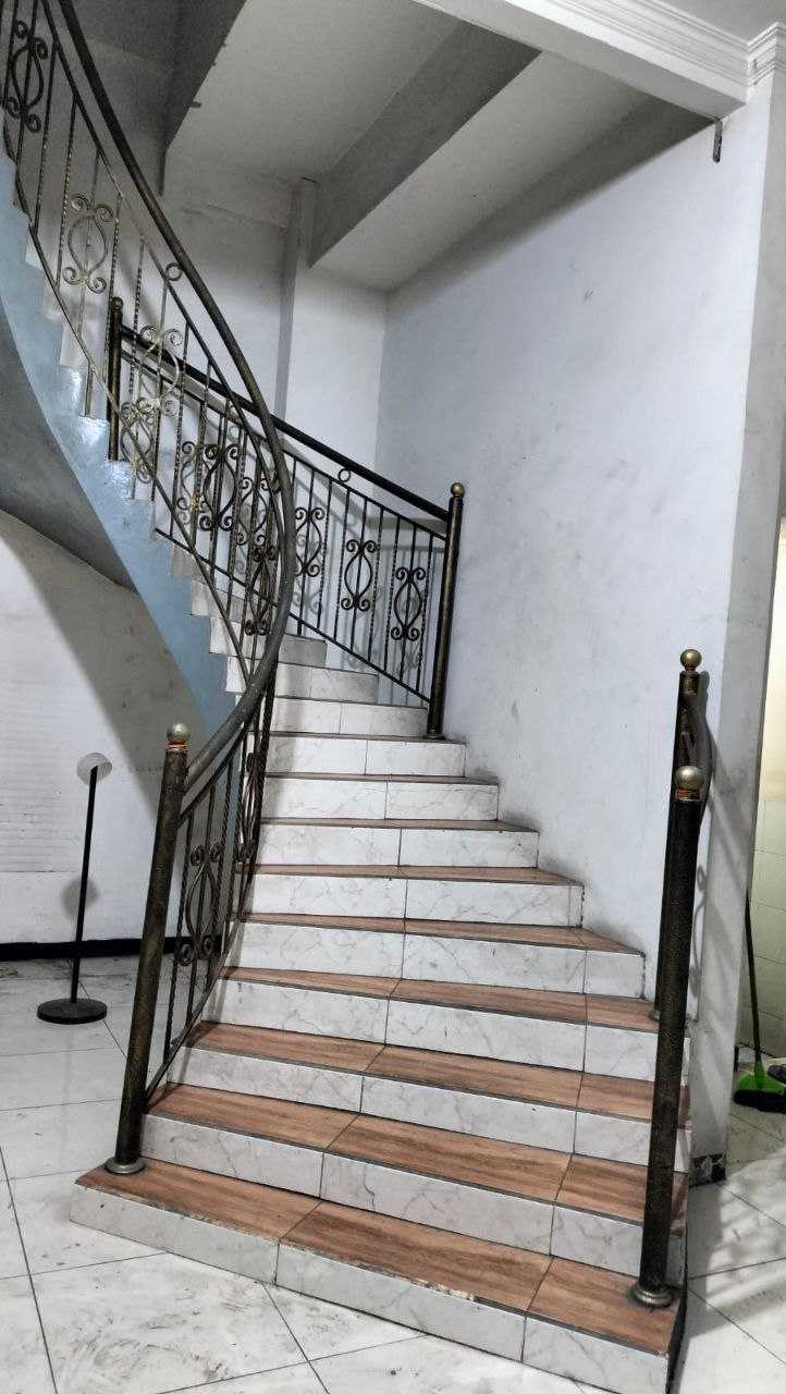 Disewakan Ruko Strategis 2 Lantai di Dukuh Kupang Surabaya Barat - Thumbnail 5