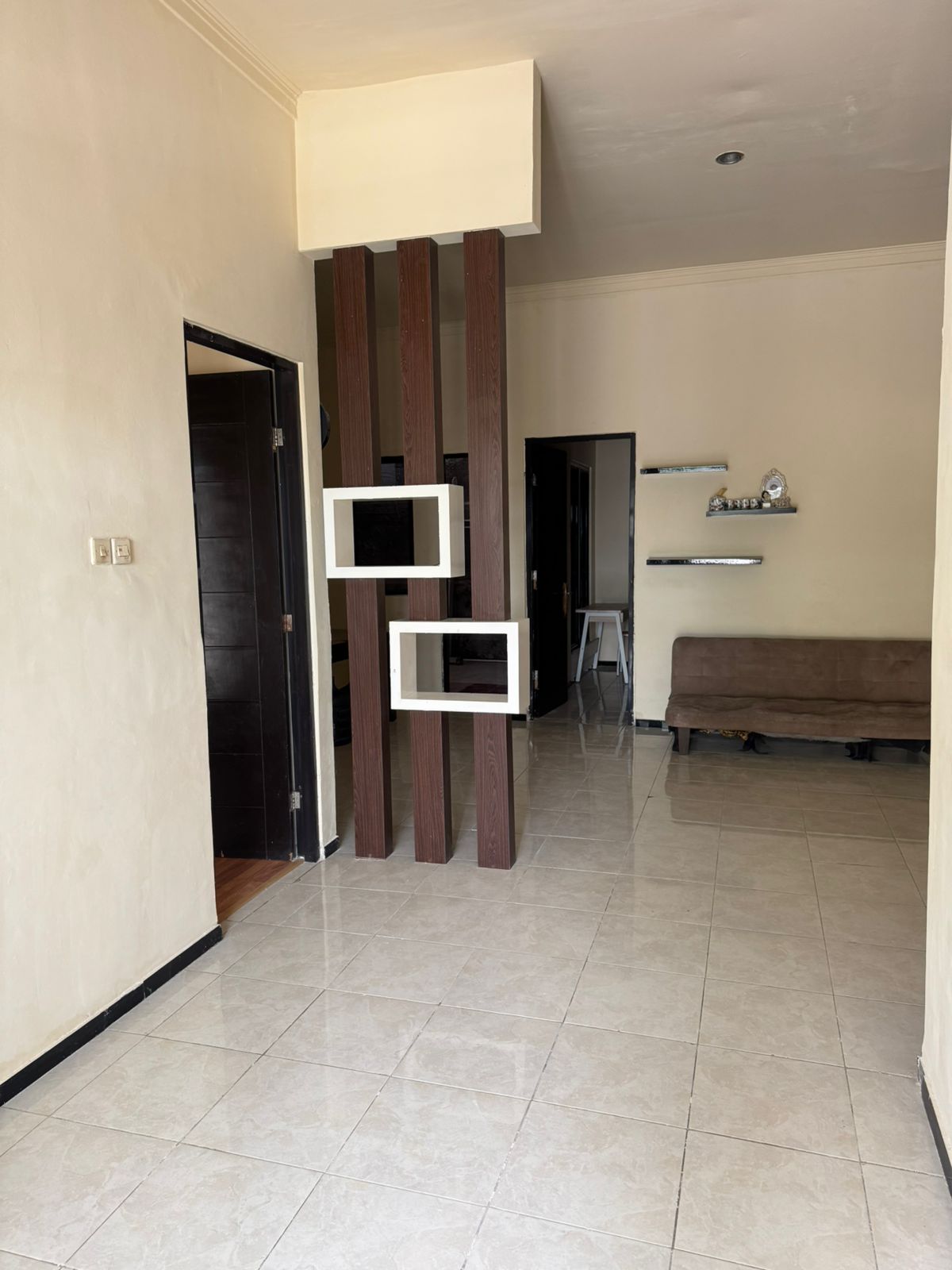 Disewakan Rumah Renovasi Siap Huni di Pakal Residence Surabaya Barat - Thumbnail 2