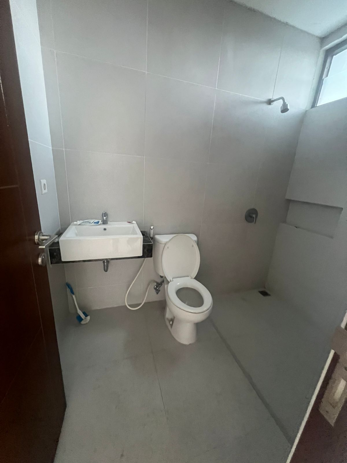 Disewakan Rumah 2 Lantai Baru di Taman Puspa Raya Cluster Chestnut Citraland Surabaya Barat - Thumbnail 5