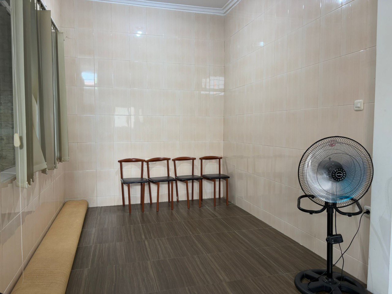 Disewakan Rumah 1 Lantai Bukit Palma Full Furnished Citraland Utara Surabaya Barat - Thumbnail 2