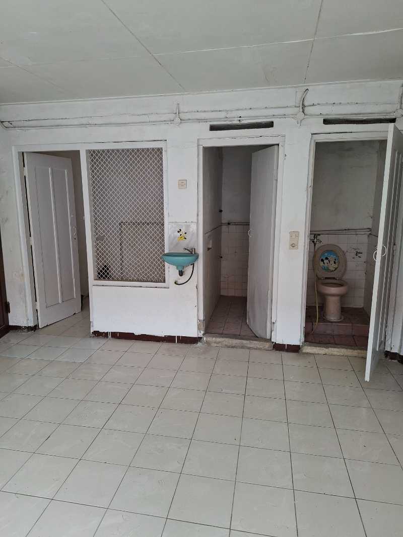 Disewakan Rumah Kantor Siap Huni Lokasi Strategis di Jalan Muria Surabaya Barat - Thumbnail 6