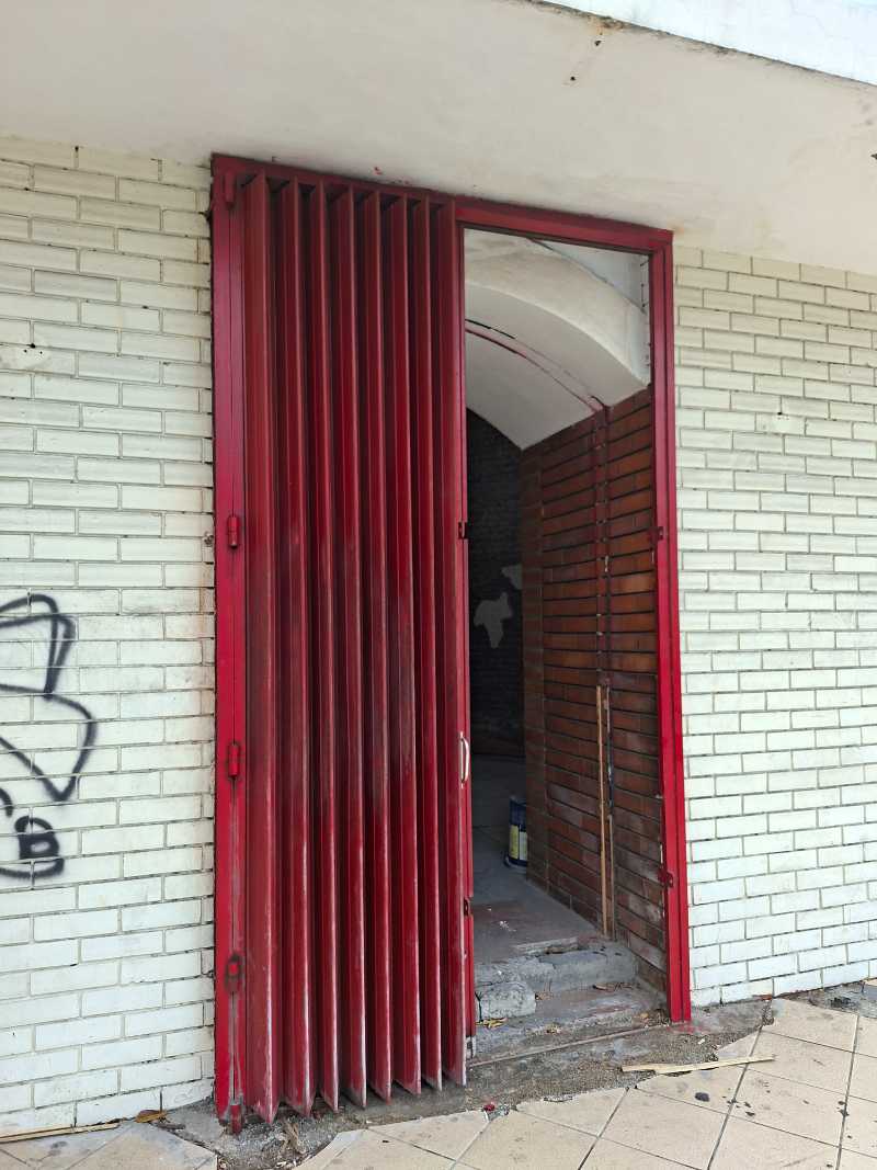 Dijual / Disewakan Ruko 1.5 Lantai Posisi Hook di Blauran Surabaya Pusat - Thumbnail 2