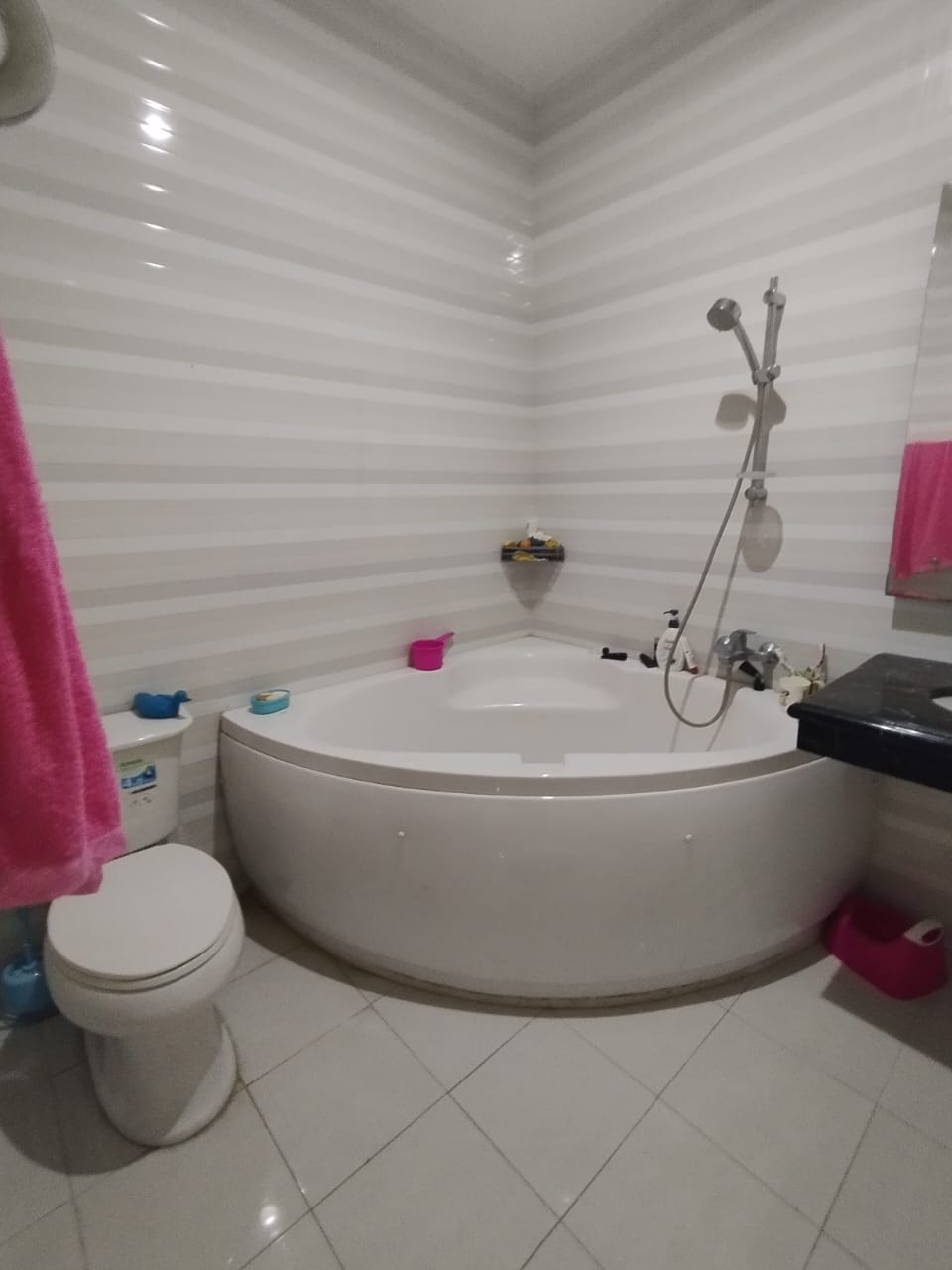 Dijual Rumah Full Furnished Darmo Permai Selatan Surabaya Barat - Thumbnail 8