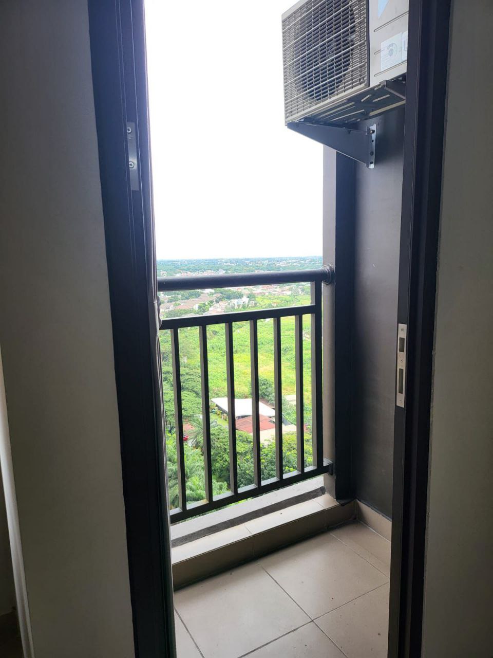 Dijual Unit Apartemen 1BR Siap Huni di Trans Studio Cibubur Depok - Thumbnail 4