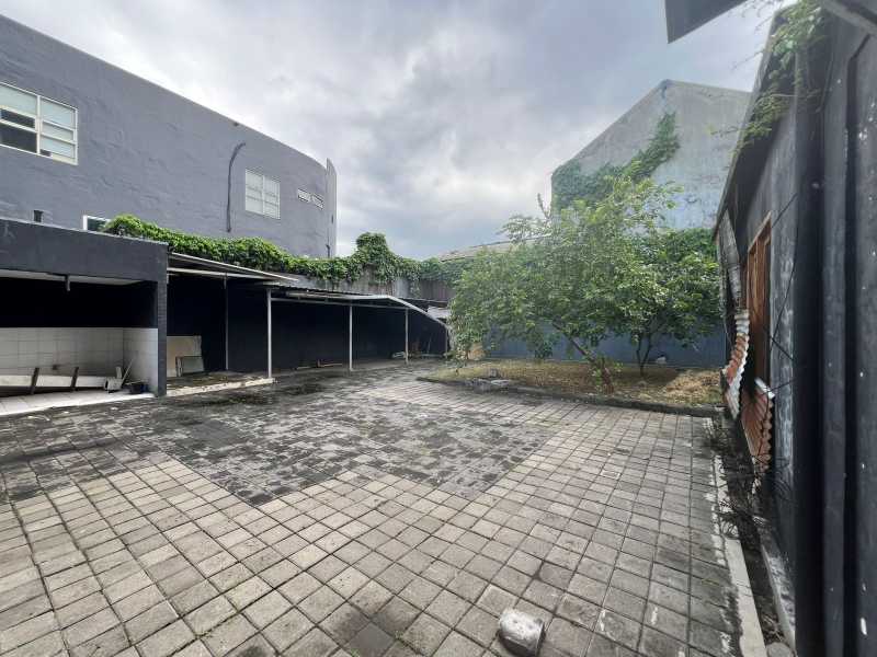 Dijual Gedung Eks Showroom dengan Lebar Muka Besar dan Strategis di Jalan Diponegoro Surabaya Pusat - Thumbnail 7