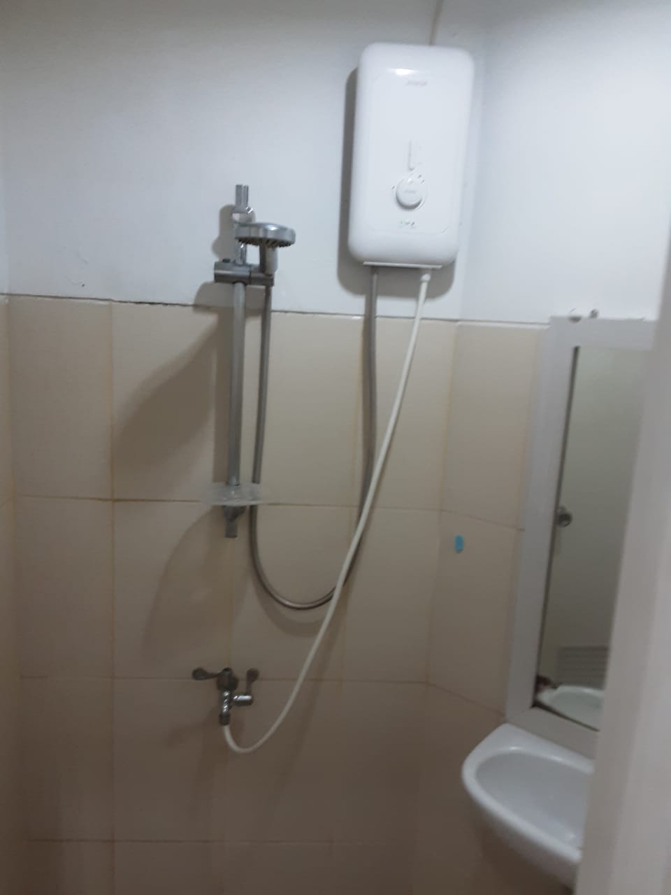 Dijual/Disewakan Apartemen Pool View dan Lokasi Strategis di Pavilion Permata Studio Surabaya Barat - Thumbnail 4