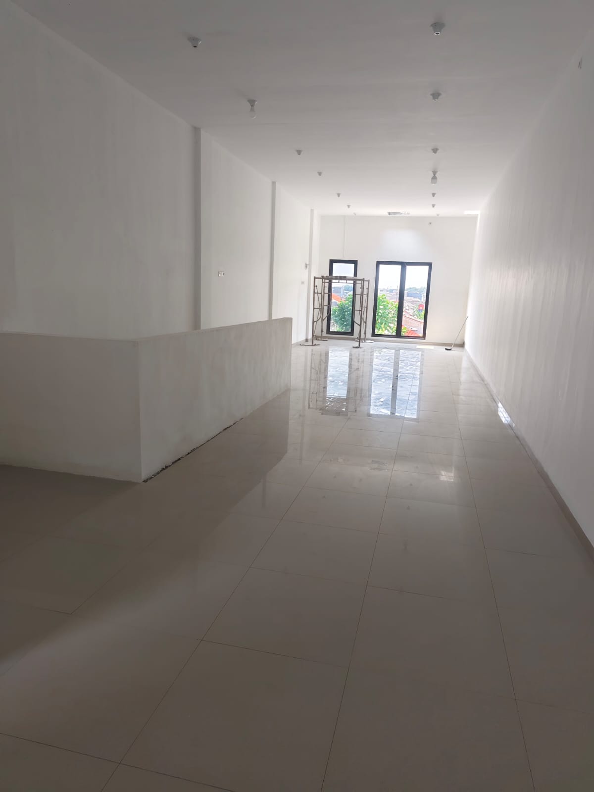 Dijual/Disewakan Ruko Premium 3 Lantai Lokasi Komersial Strategis Raya Tambaksari Surabaya Utara - Thumbnail 2