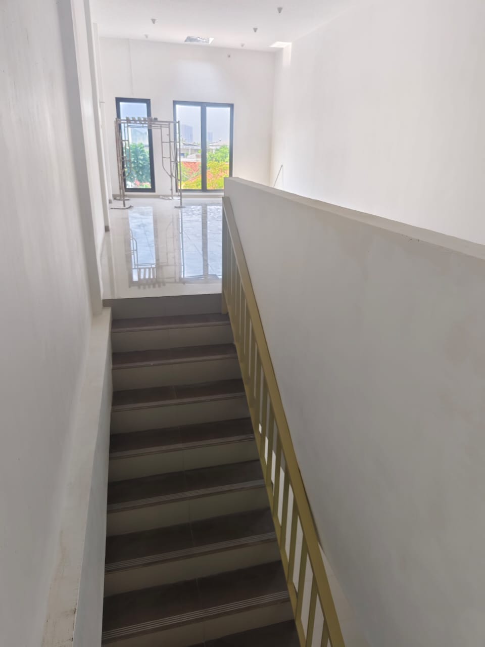 Dijual/Disewakan Ruko Premium 3 Lantai Lokasi Komersial Strategis Raya Tambaksari Surabaya Utara - Thumbnail 3