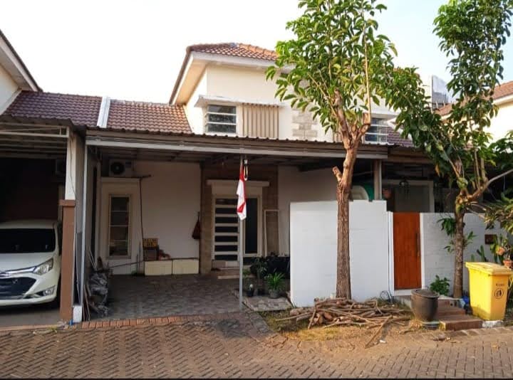 Dijual Murah Rumah Siap Huni Lokasi Strategis Valencia Icon Puri Surya Jaya Sidoarjo - Image 1