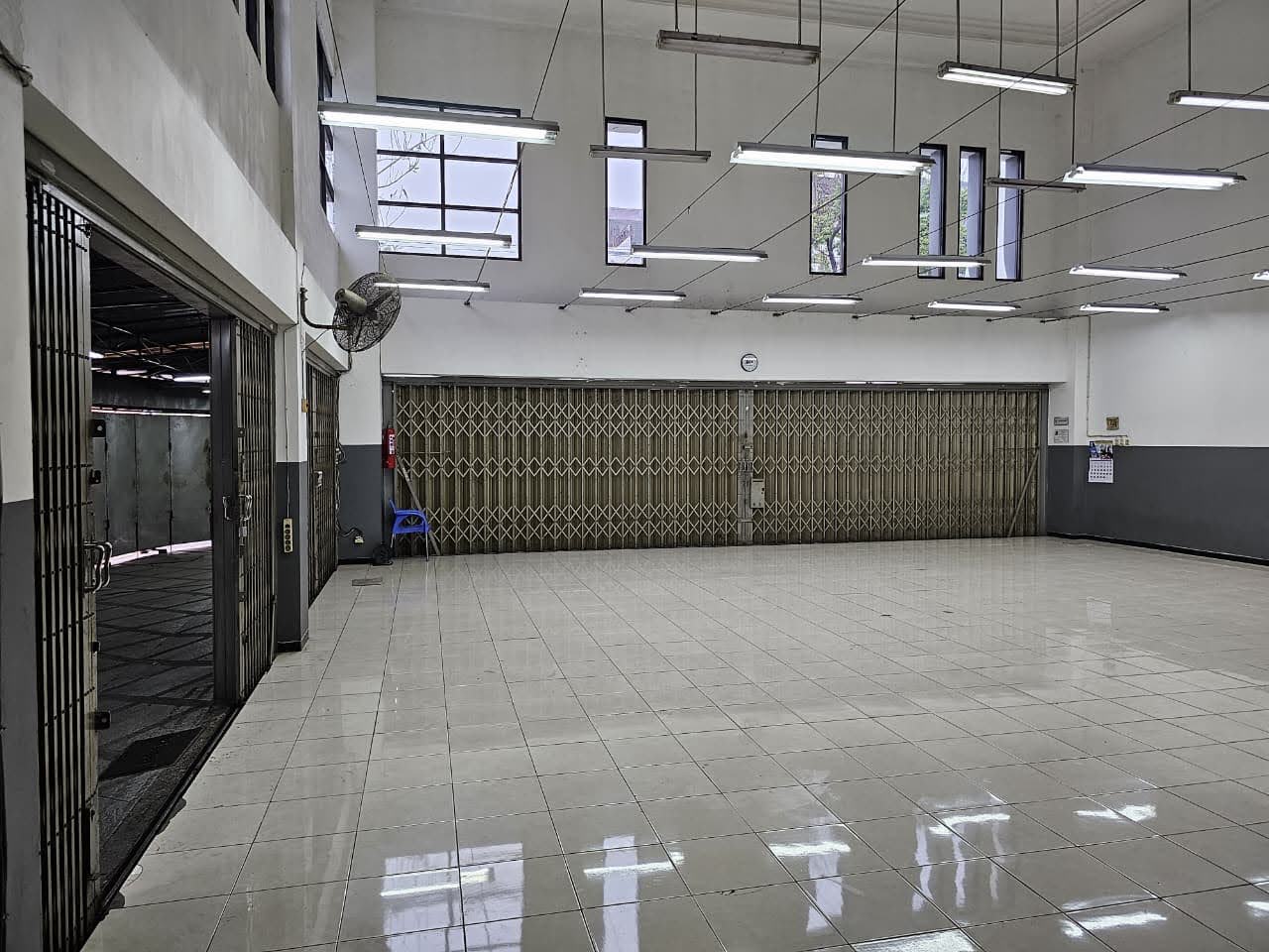 Disewakan Ruko Strategis di Barata Jaya Surabaya Timur - Thumbnail 2