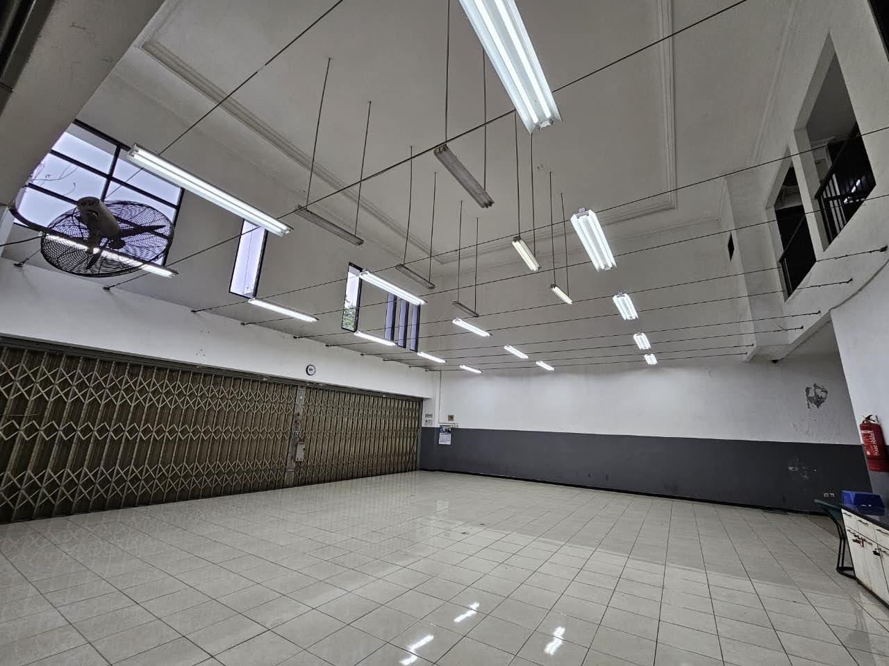 Disewakan Ruko Strategis di Barata Jaya Surabaya Timur - Thumbnail 3