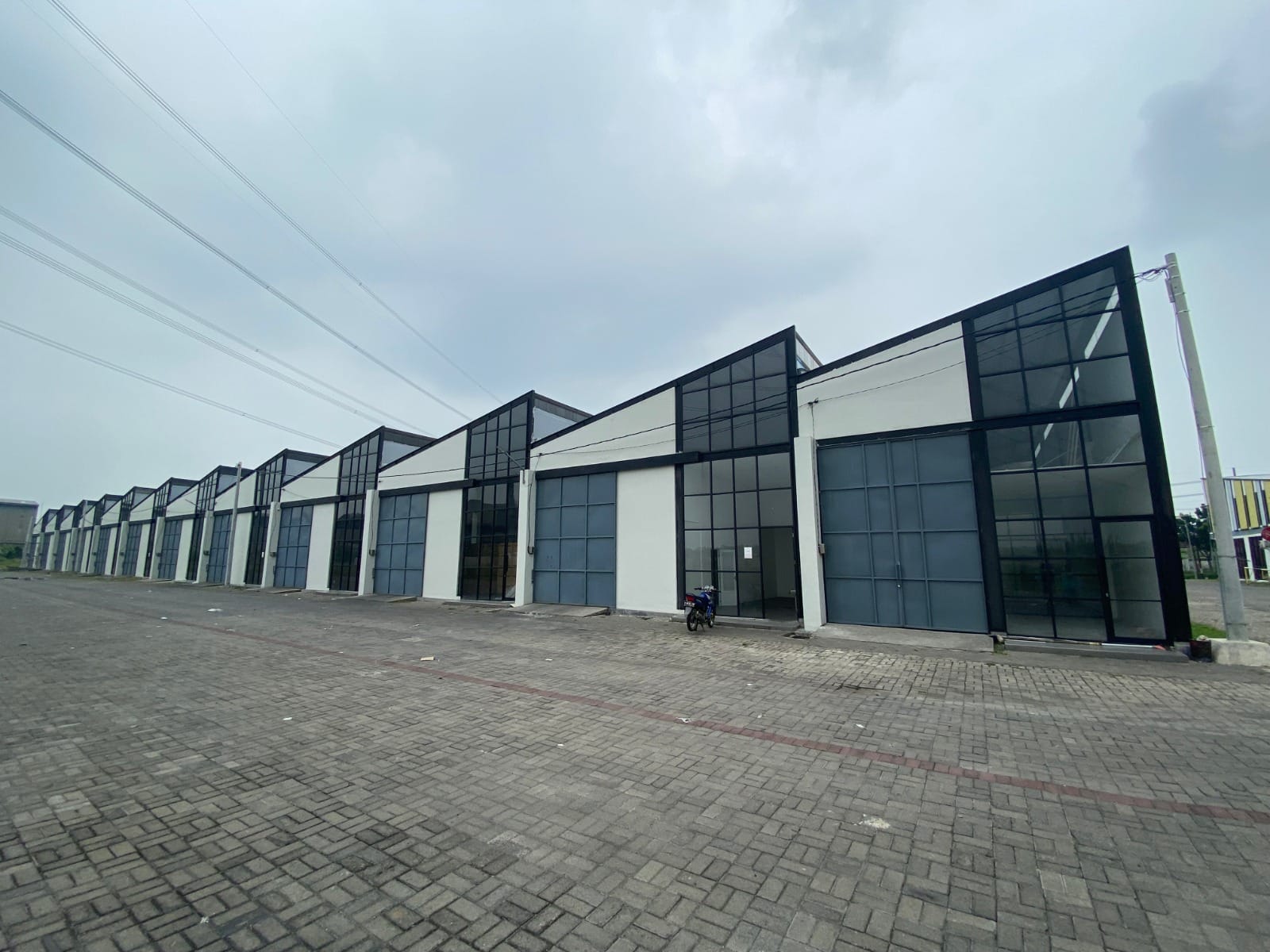 Dijual Gudang Baru Ready Unit di Business Park Ngoro Mojokerto - Image 1