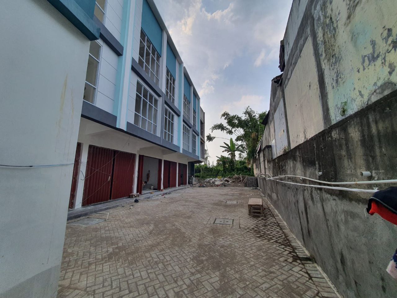 Dijual Ruko 3 Lantai Strategis di Lontar Surabaya Barat - Thumbnail 3