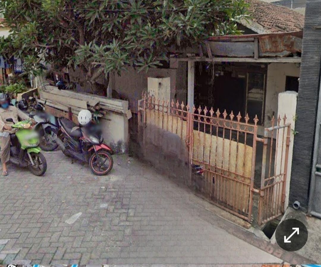 Dijual Rumah Strategis Hitung Tanah di Karangempat Surabaya Timur - Image 1