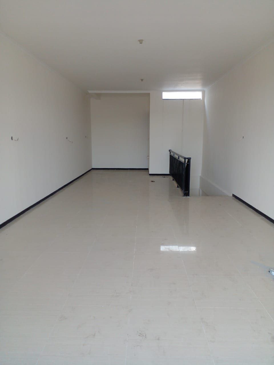 Dijual Ruko Strategis 3 Lantai di Jalan Raya Lontar Surabaya Barat - Thumbnail 2