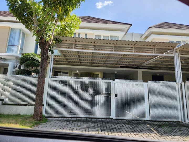 Dijual Rumah Mewah Murah 2 Lantai di Taman Puspa Raya Citraland Surabaya Barat - Image 1