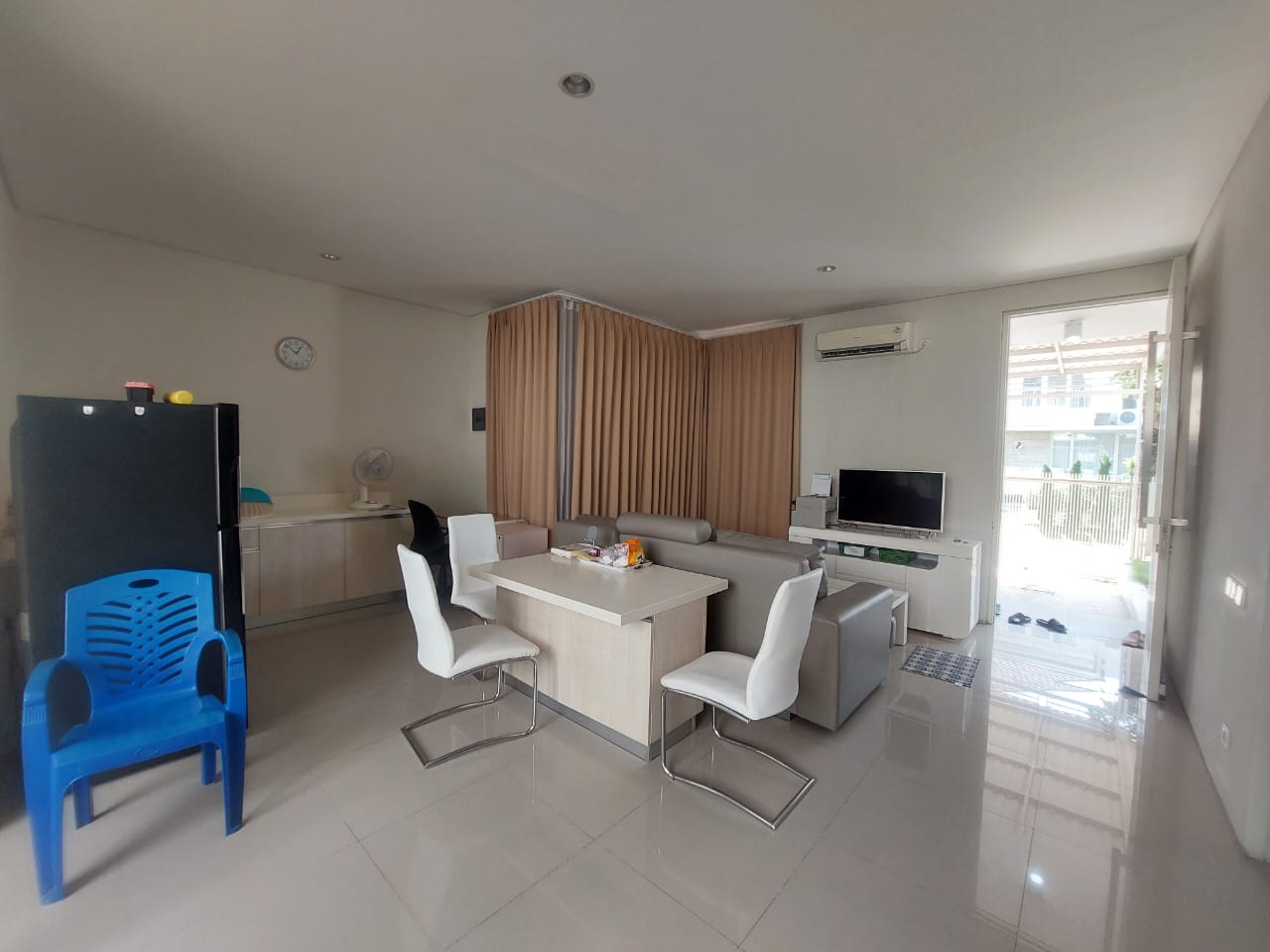 Dijual Rumah Mewah Murah 2 Lantai di Taman Puspa Raya Citraland Surabaya Barat - Thumbnail 3