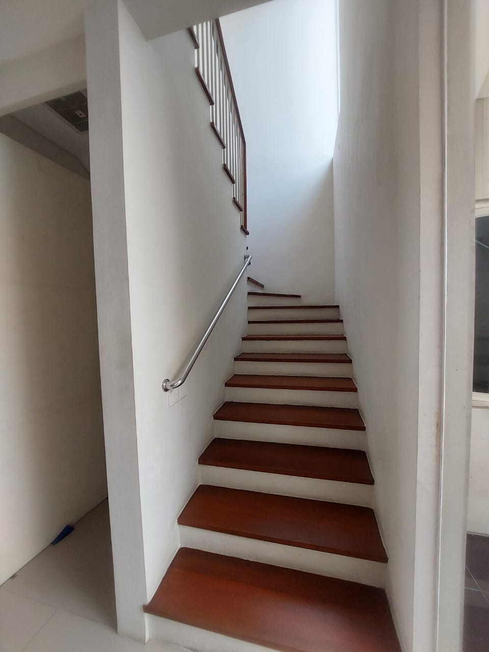 Dijual Rumah Mewah Murah 2 Lantai di Taman Puspa Raya Citraland Surabaya Barat - Thumbnail 6