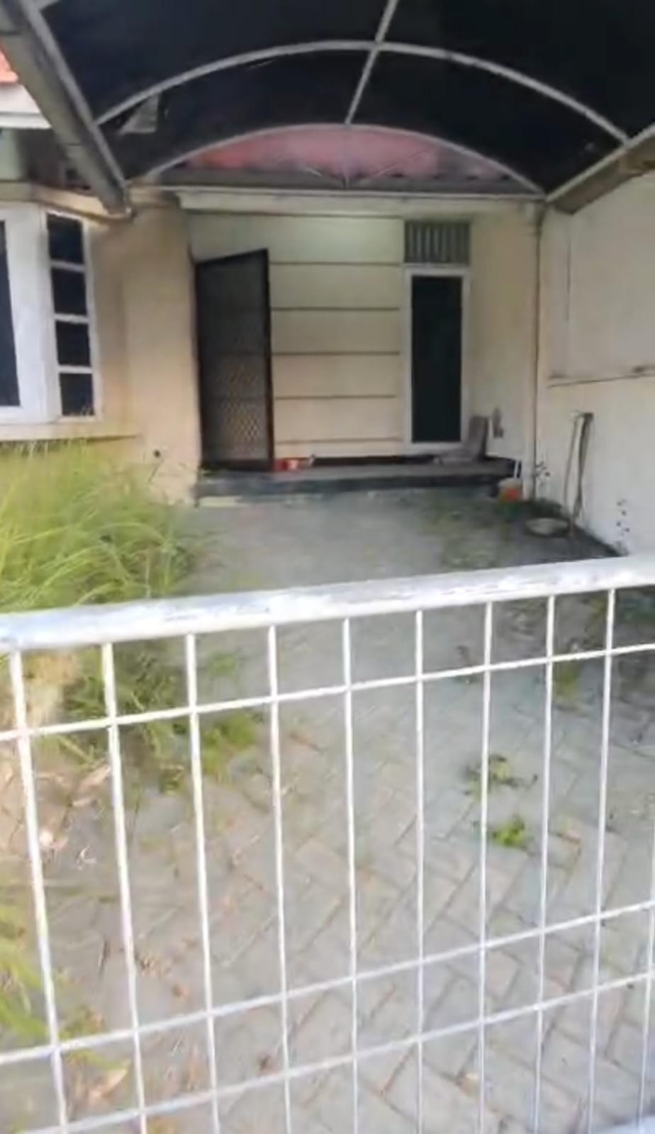 Dijual Rumah Hitung Tanah di International Village Citraland Surabaya Barat - Thumbnail 4