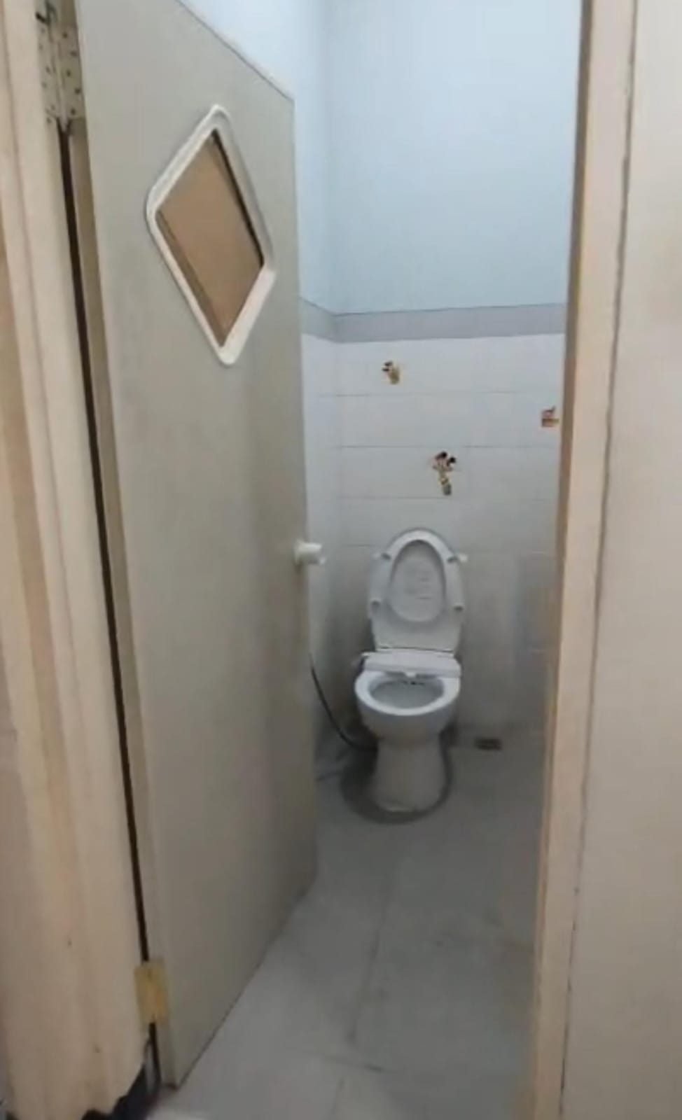 Dijual Rumah Hitung Tanah di International Village Citraland Surabaya Barat - Thumbnail 4