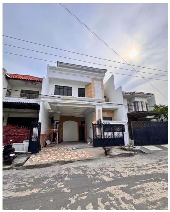 Dijual Rumah Mewah 2 Lantai Dekat Galaxy Mall Surabaya Timur - Image 1
