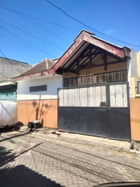 Jual Rumah 1,5 Lantai Jalan Libra Surabaya Timur - Image 1