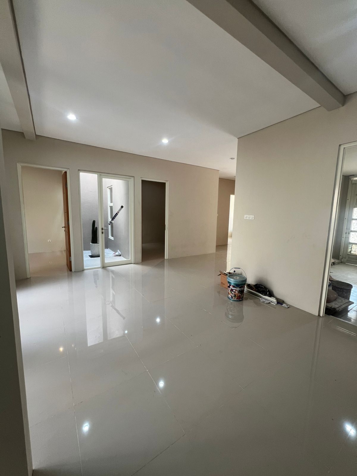 Disewakan Rumah Baru Siap Huni di Dukuh Kupang Timur, Surabaya Barat - Thumbnail 3