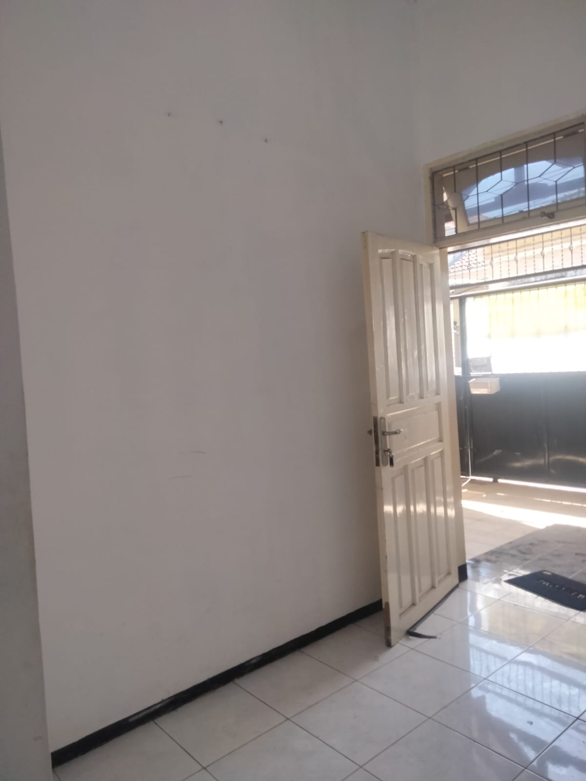 Dijual Rumah 1,5 Lantai Jalan Libra Surabaya Timur - Thumbnail 3