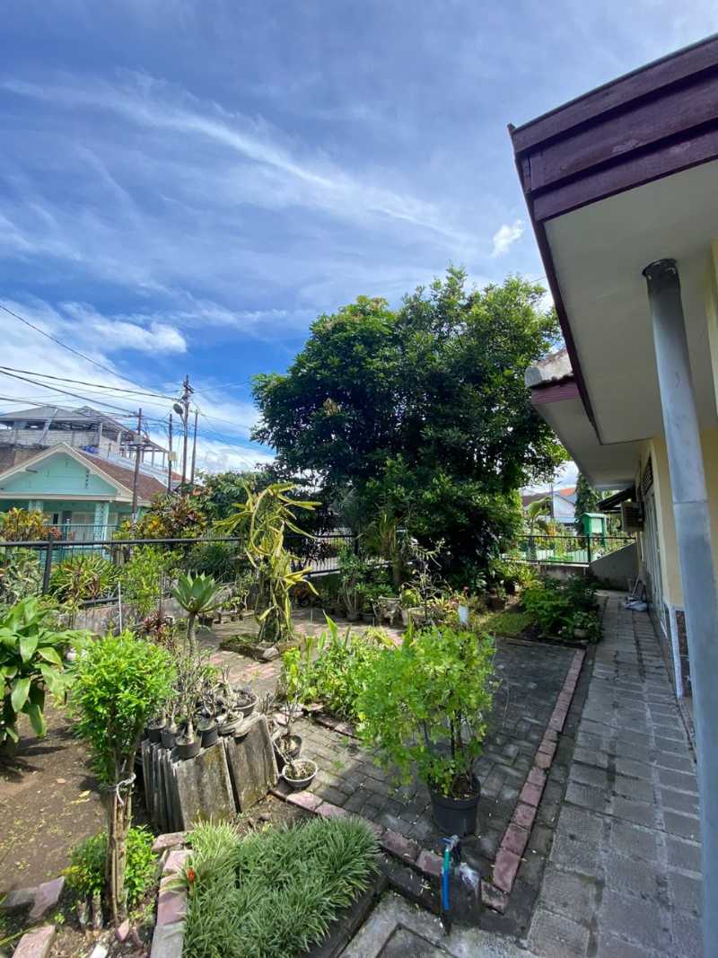 Dijual Rumah Asri Sejuk di Jalan Mahakam Malang Jawa Timur - Thumbnail 2