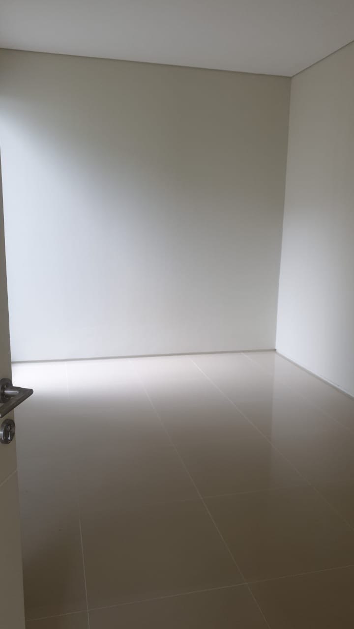 Disewakan Rumah 2 Lantai Northwest Hill Citraland Utara Surabaya Barat - Thumbnail 3