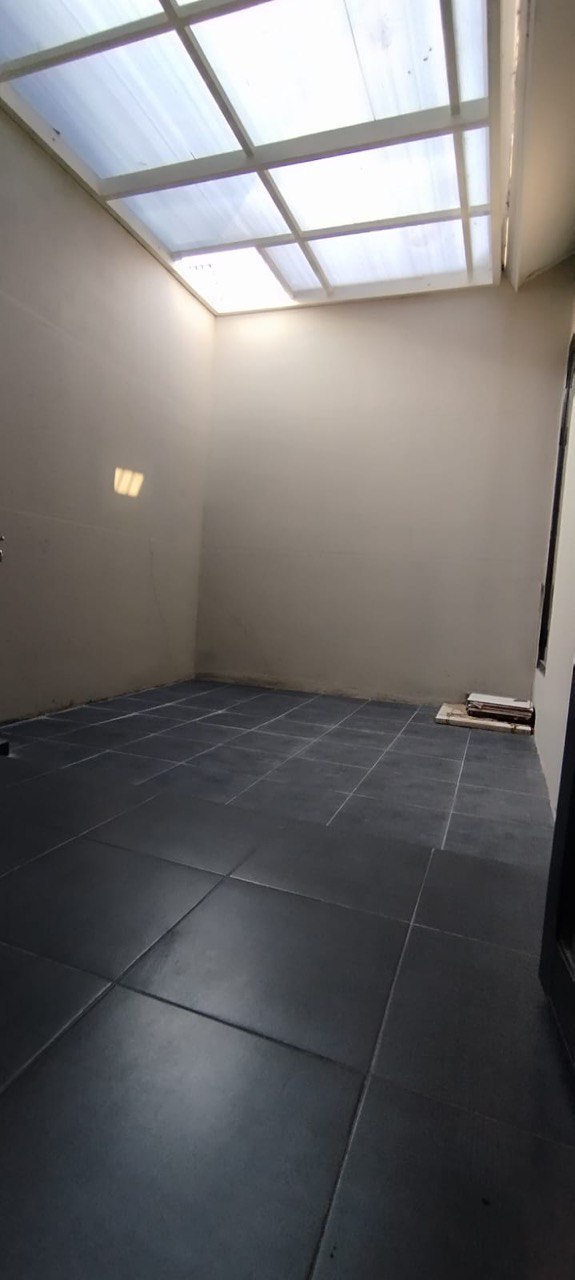 Disewakan Rumah 2 Lantai Northwest Hill Citraland Utara Surabaya Barat - Thumbnail 4