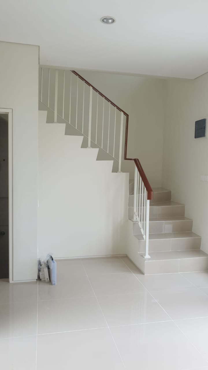 Disewakan Rumah 2 Lantai Northwest Hill Citraland Utara Surabaya Barat - Thumbnail 5