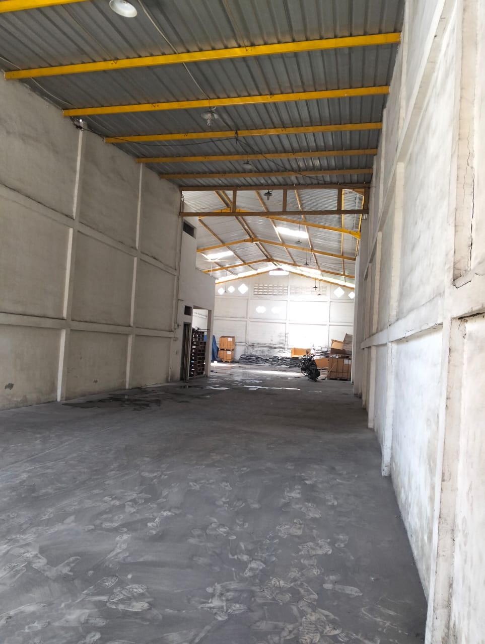 Disewakan Gudang Lokasi Strategis di Nol Jalan Raya Tropodo Sidoarjo - Thumbnail 3