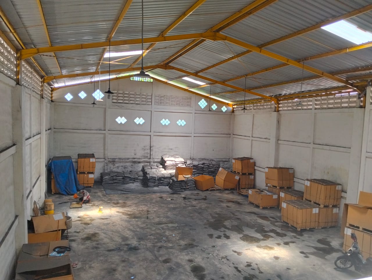 Disewakan Gudang Lokasi Strategis di Nol Jalan Raya Tropodo Sidoarjo - Thumbnail 4