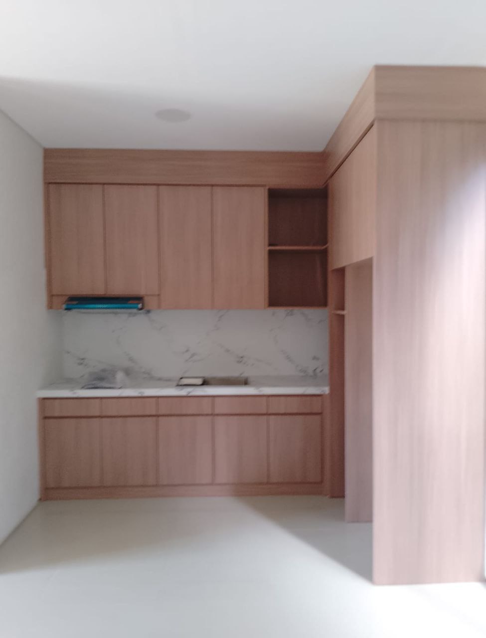Dijual Rumah Full Furnish Siap Huni yang Berlokasi di Kawasan Citraland Northwest Surabaya Barat - Thumbnail 2