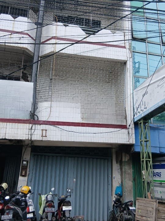 Disewakan Ruko Lokasi Strategis di Raden Saleh Surabaya Utara - Image 1