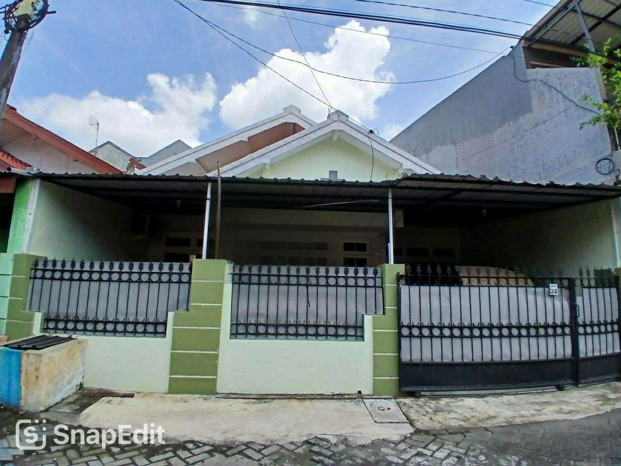 Disewakan Rumah Siap Huni Taman Pondok Indah Wiyung Surabaya Barat - Image 1