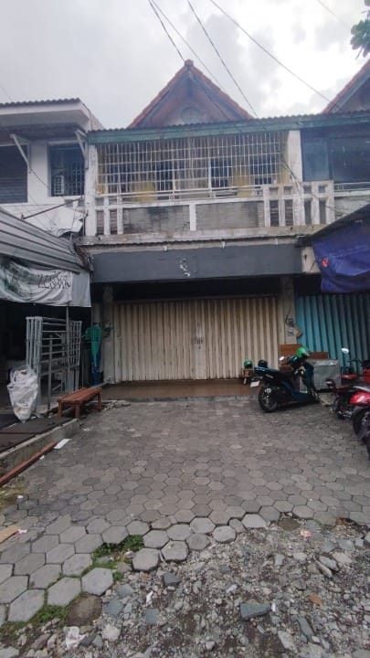 Disewakan Ruko 2 Lantai Raya Mulyosari Lokasi Komersiil Strategis Surabaya Timur - Image 1