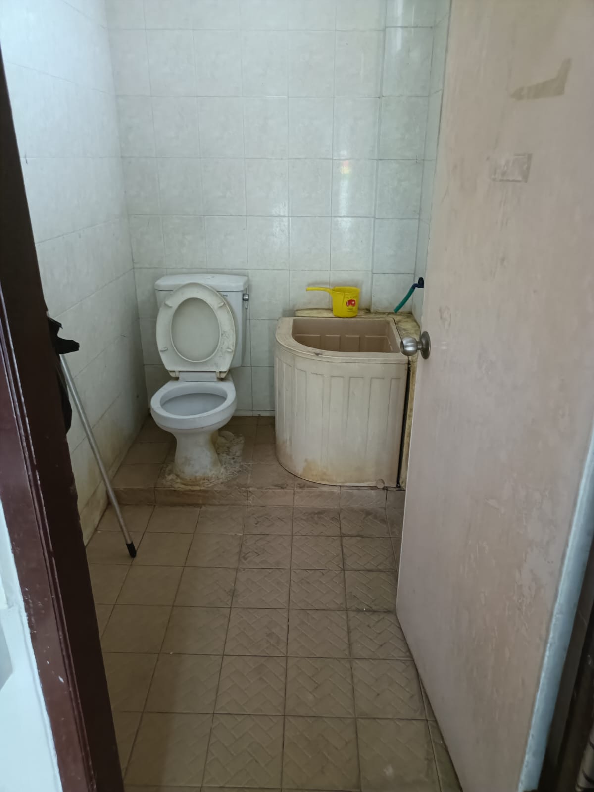 Dikontrakan Ruko 3 Lantai Raya Mulyosari Lokasi Komersil Strategis Surabaya Timur - Thumbnail 7