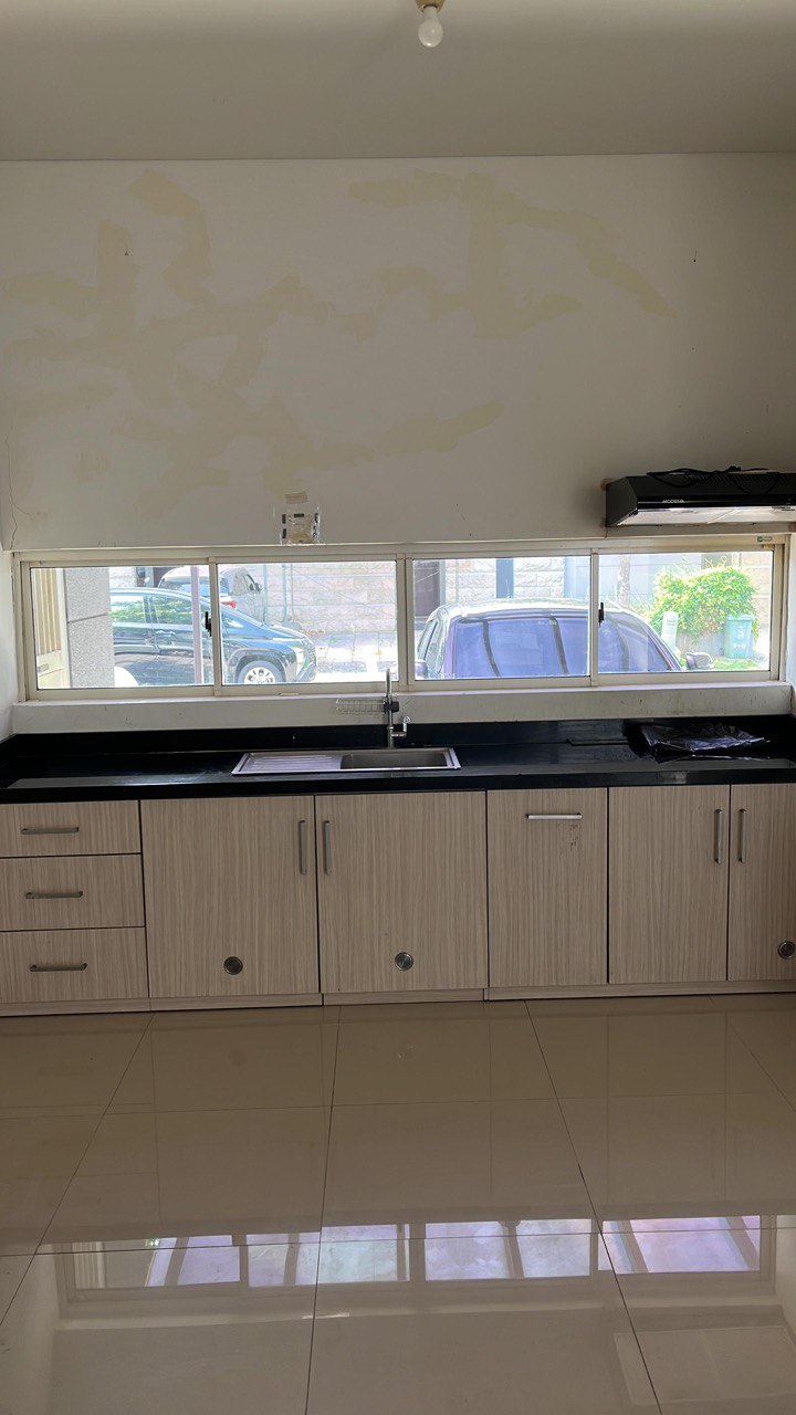 Disewakan Rumah 2 Lantai Siap Huni di Edenia Graha Natura Surabaya Barat - Thumbnail 2