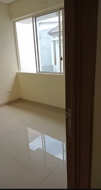 Disewakan Rumah 2 Lantai Siap Huni di Edenia Graha Natura Surabaya Barat - Thumbnail 5