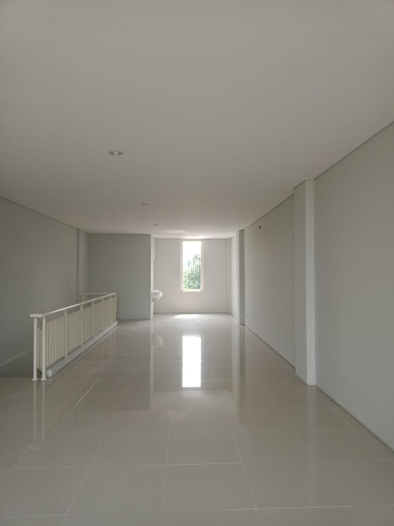 Disewakan Ruko Strategis di North Junction Citraland Utama Surabaya Barat - Thumbnail 3