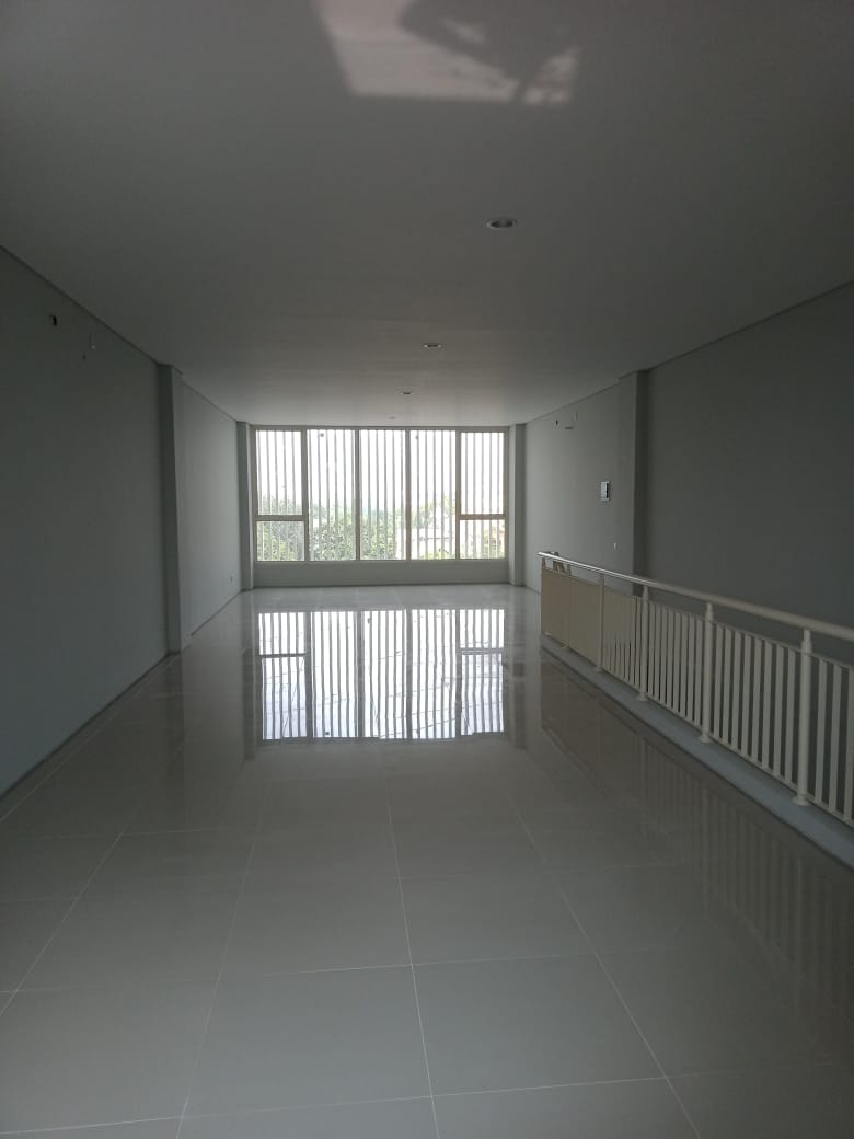 Disewakan Ruko Strategis di North Junction Citraland Utama Surabaya Barat - Thumbnail 4