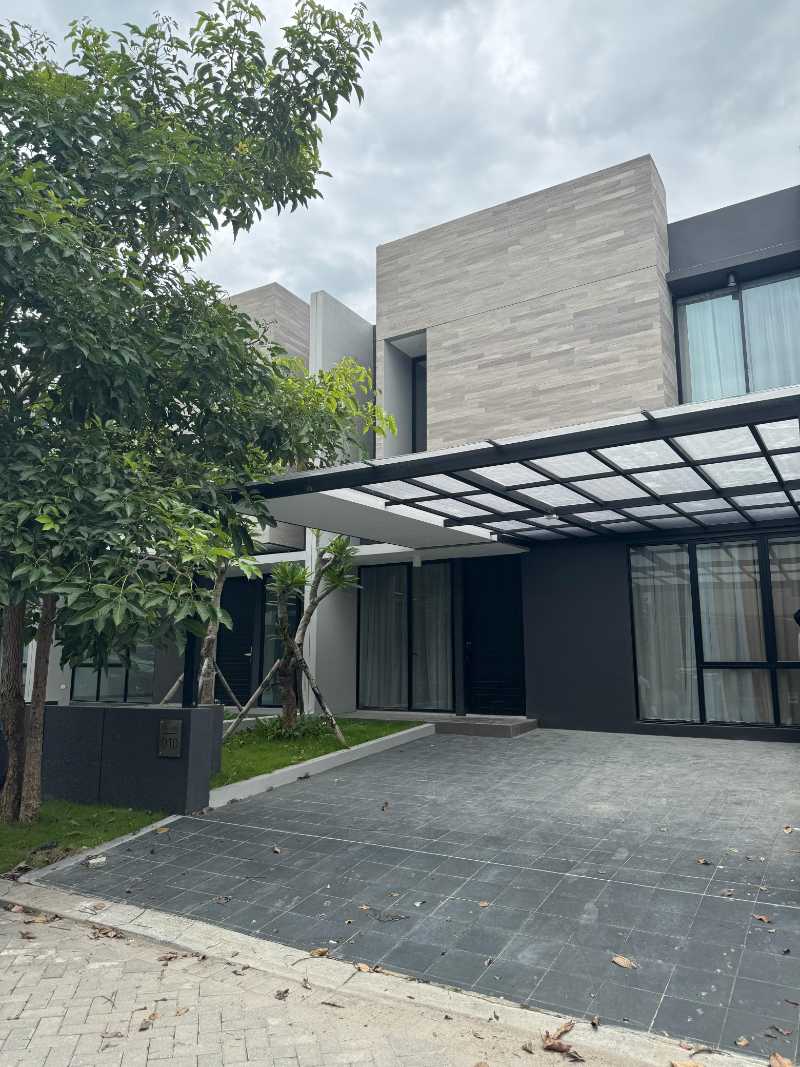 Disewakan Rumah full furnished Bagus di Pelican Hill Citraland Utara Surabaya Barat - Image 1