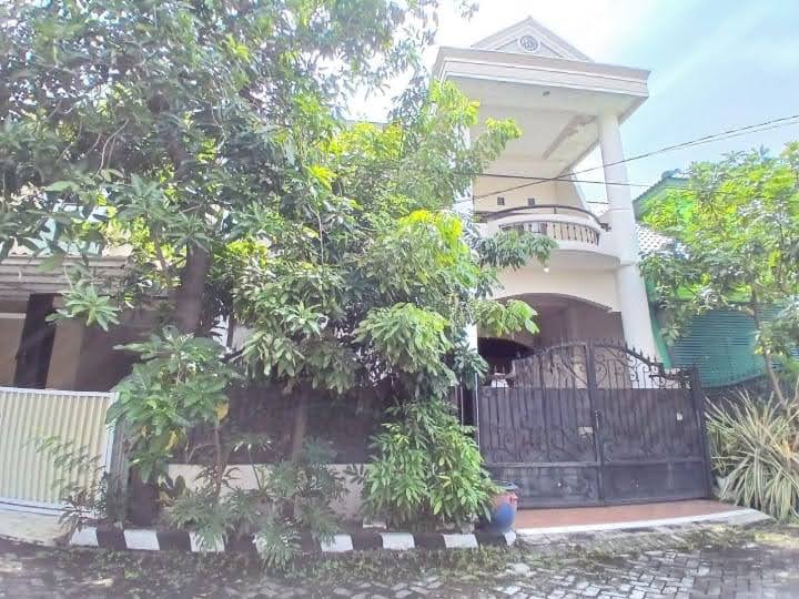 Dijual rumah Strategis siap huni di Taman Pondok Indah, Surabaya Barat - Image 1