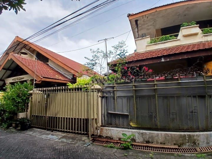 Dijual rumah lokasi strategis di Pakis Tirtosari, Surabaya Barat - Image 1