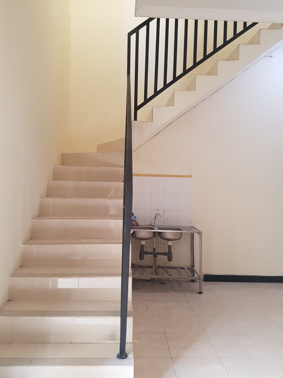 Dijual / Sewa Rumah Minimalis 2 Lantai Woodland Citraland Surabaya Barat - Thumbnail 3