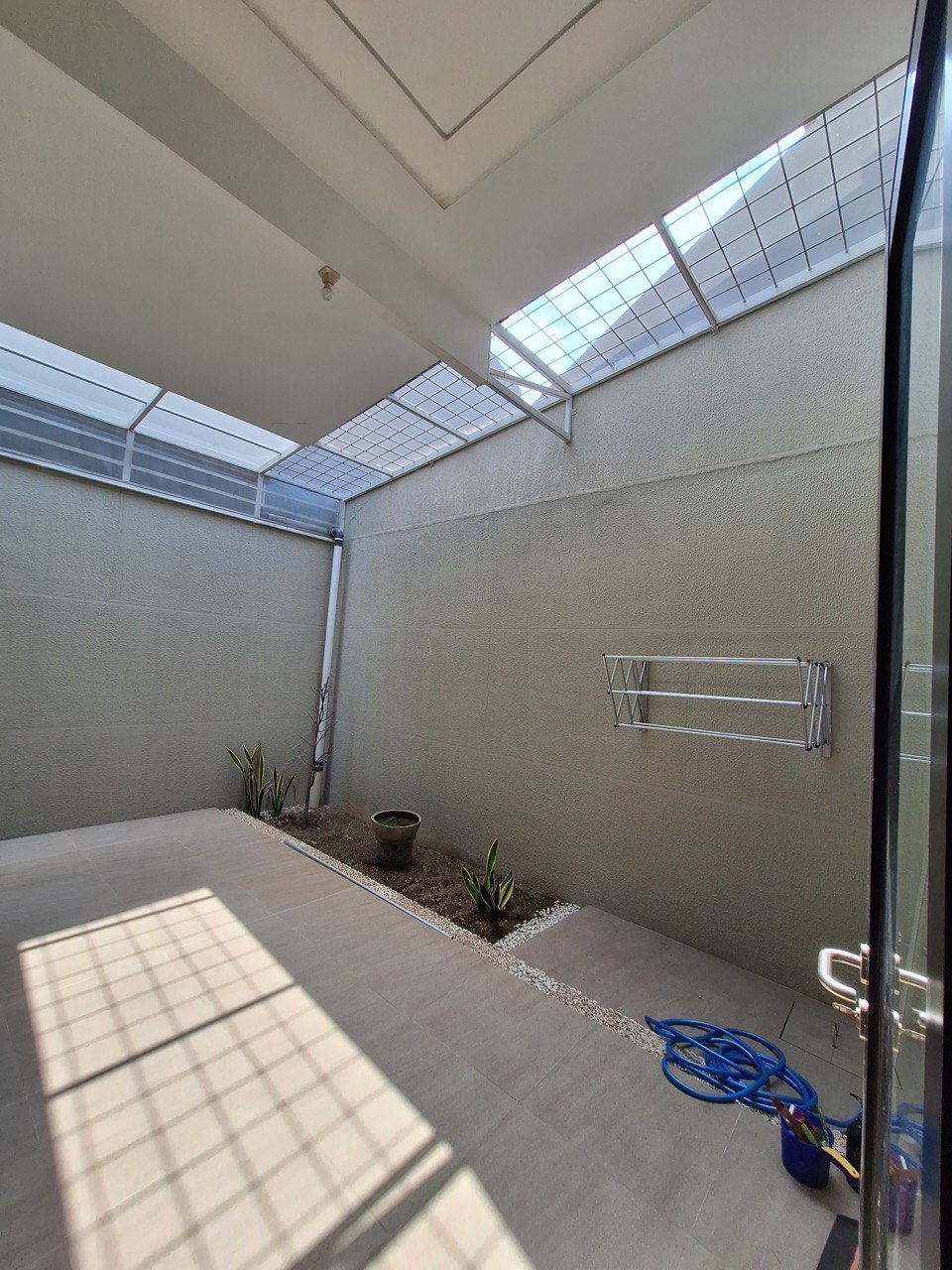 Dijual/disewakan Rumah Semi Furnished Lokasi di North West Citraland Surabaya Barat - Thumbnail 4